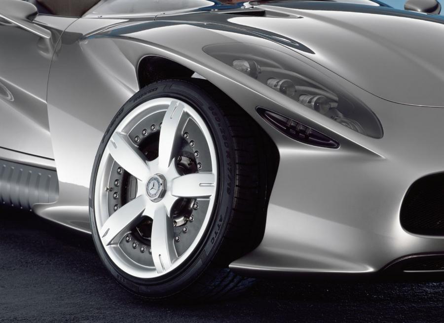  Mercedes-Benz F400 Concept 2002 года  (фото 2 из 11)